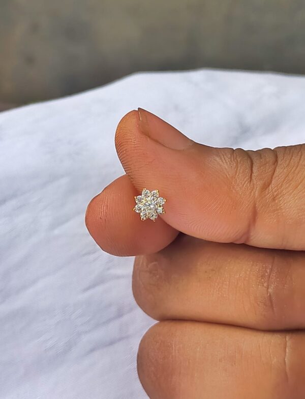 Nosepin |  Sonaton   gold & 9 Zircon Stone
