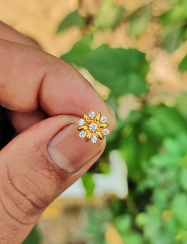Nosepin  Sonaton  gold & zircon stone