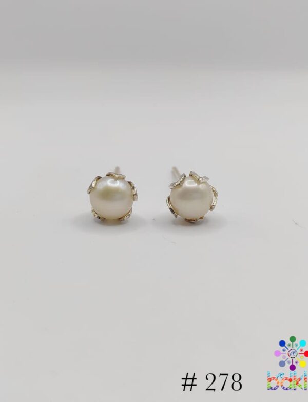 Earrings | 22k silver & pearl